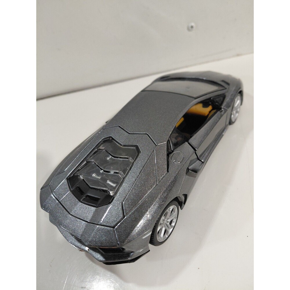 Maisto Die Cast 1/24 Lamborghini Aventador LP700-4 Supercar (Missing Mirrors) - Picture 3 of 8